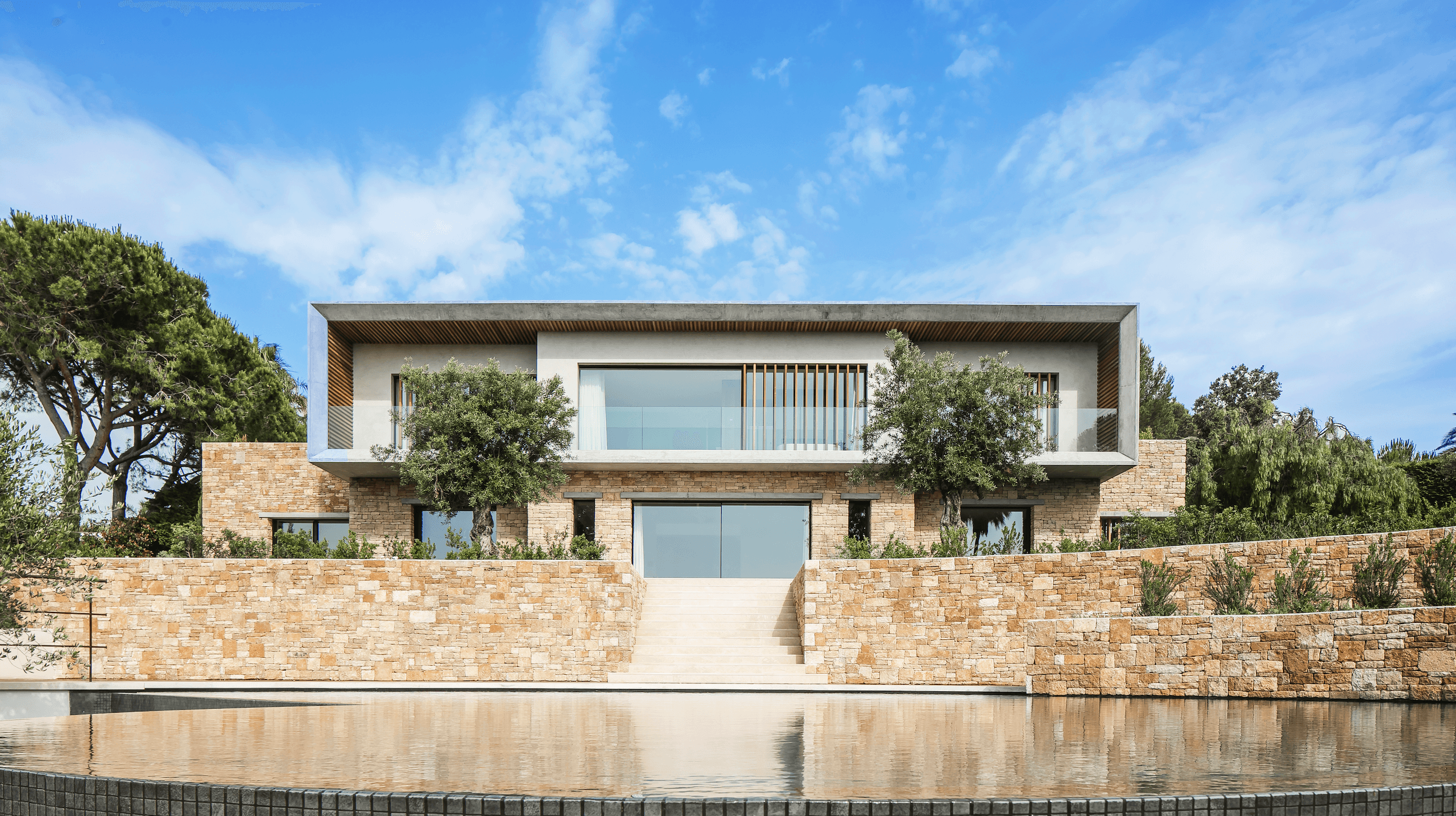CAP D'ANTIBES - STUNNING VILLA WITH SEA VIEW