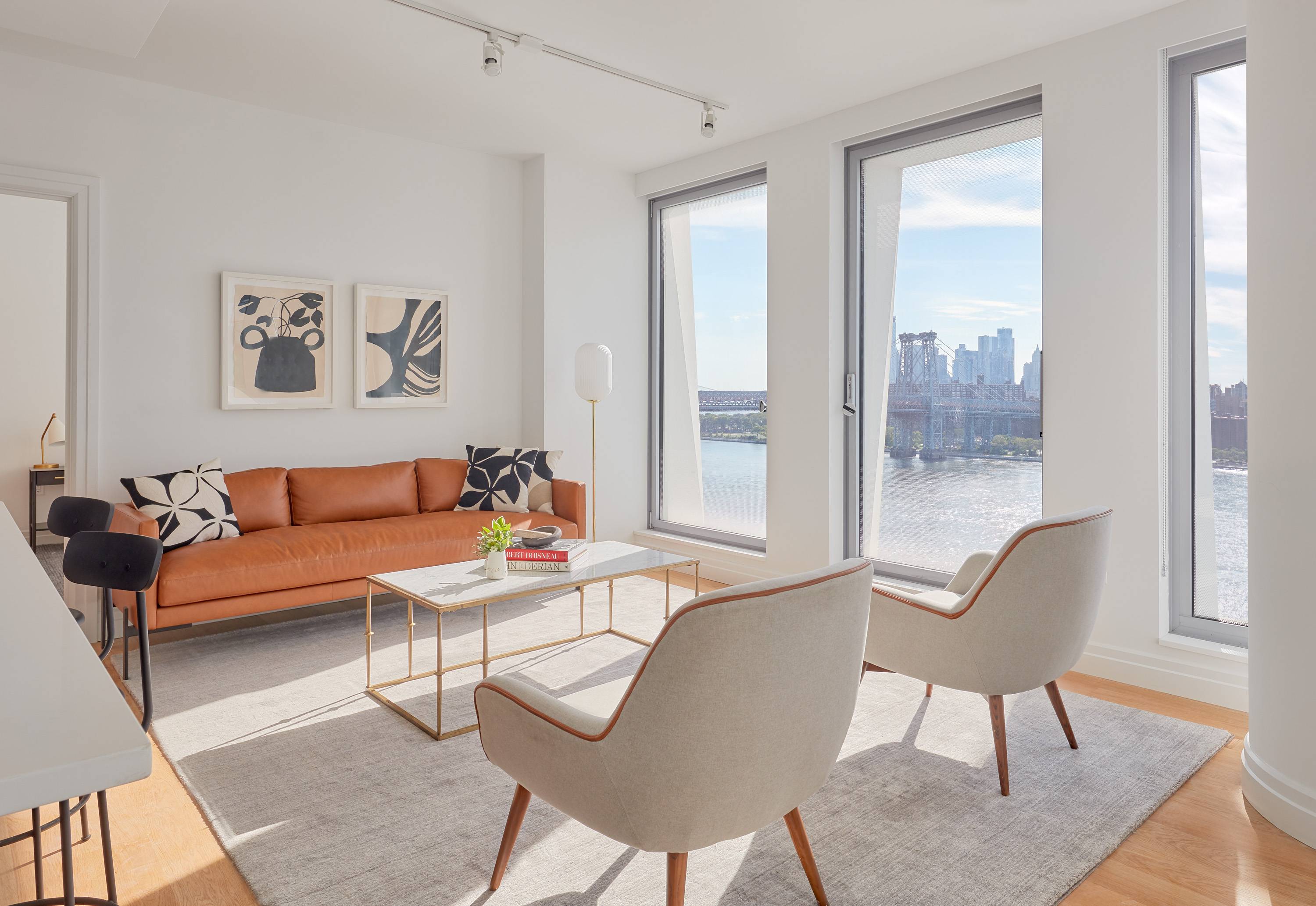 Luxury One Bedroom Full Amenities Washer/Dryer in Unit River Views