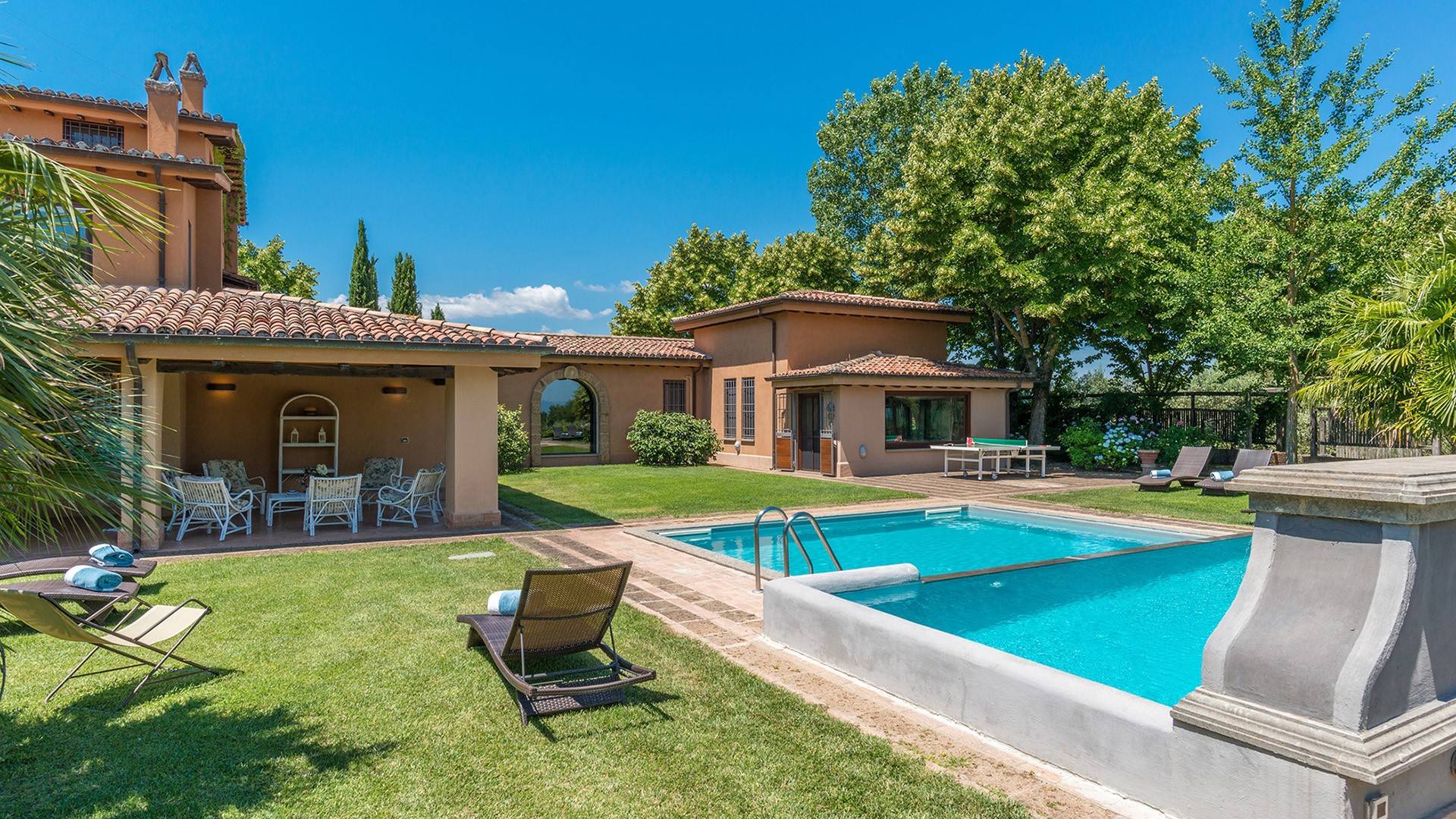 Rental Villa Among Olive Groves in Lazio