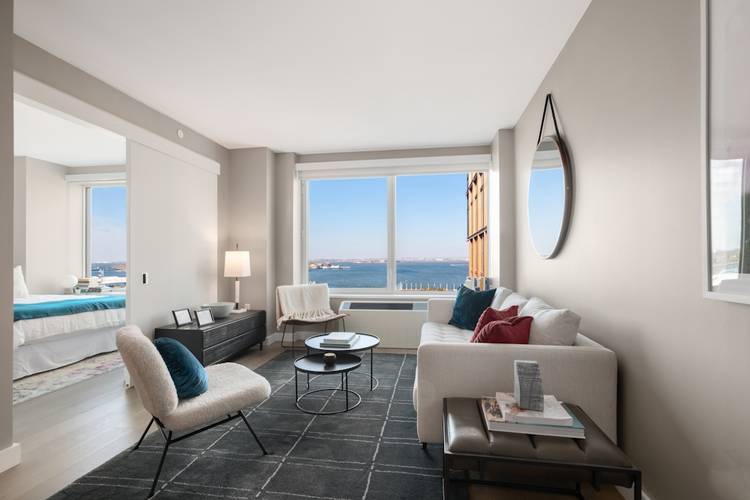 Charming 1 Bed / 1 Bath Rental in Brooklyn Heights. No Fee