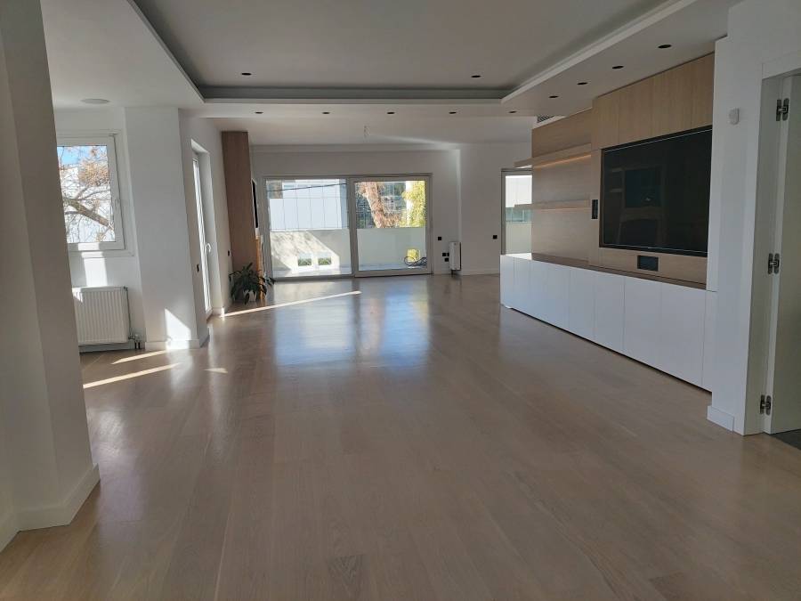 GOLF, GLYFADA 3-BEDROOM LUXURY APARTMENT