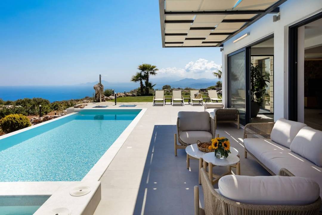 Modern Architectural Gem with Infinity Pool & Jacuzzi