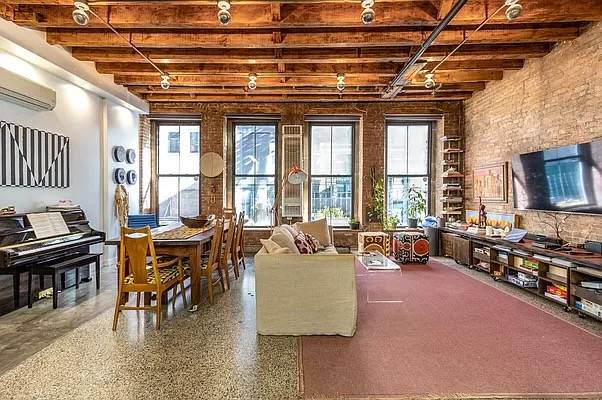 2,200 Sq Ft 4BR/2.5BA Loft in the Seaport
