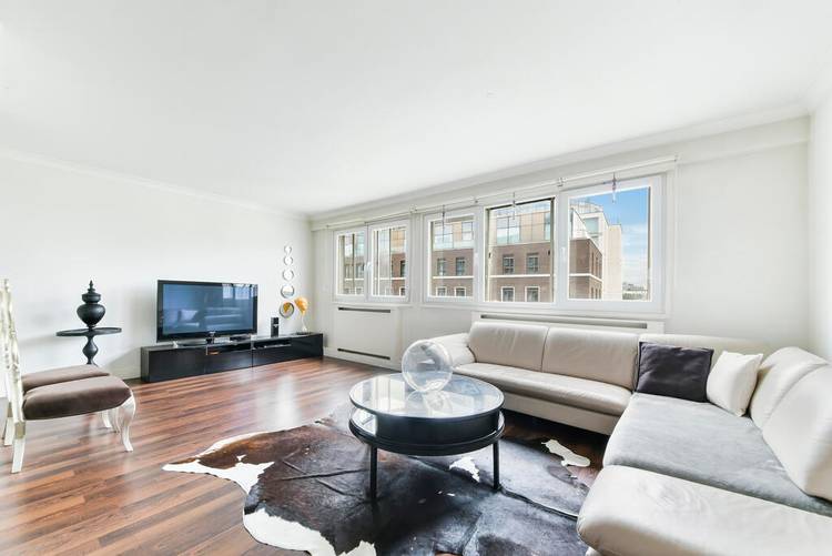 Spacious 1 Bedroom Apartment in Kensington