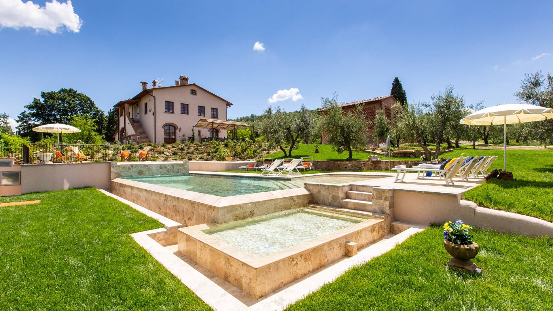 Elegant Villa in the Hills of Tuscany