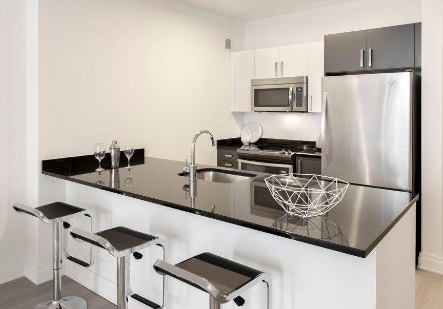 Modern Studio Living in a Prime Full Amenity FiDi Building