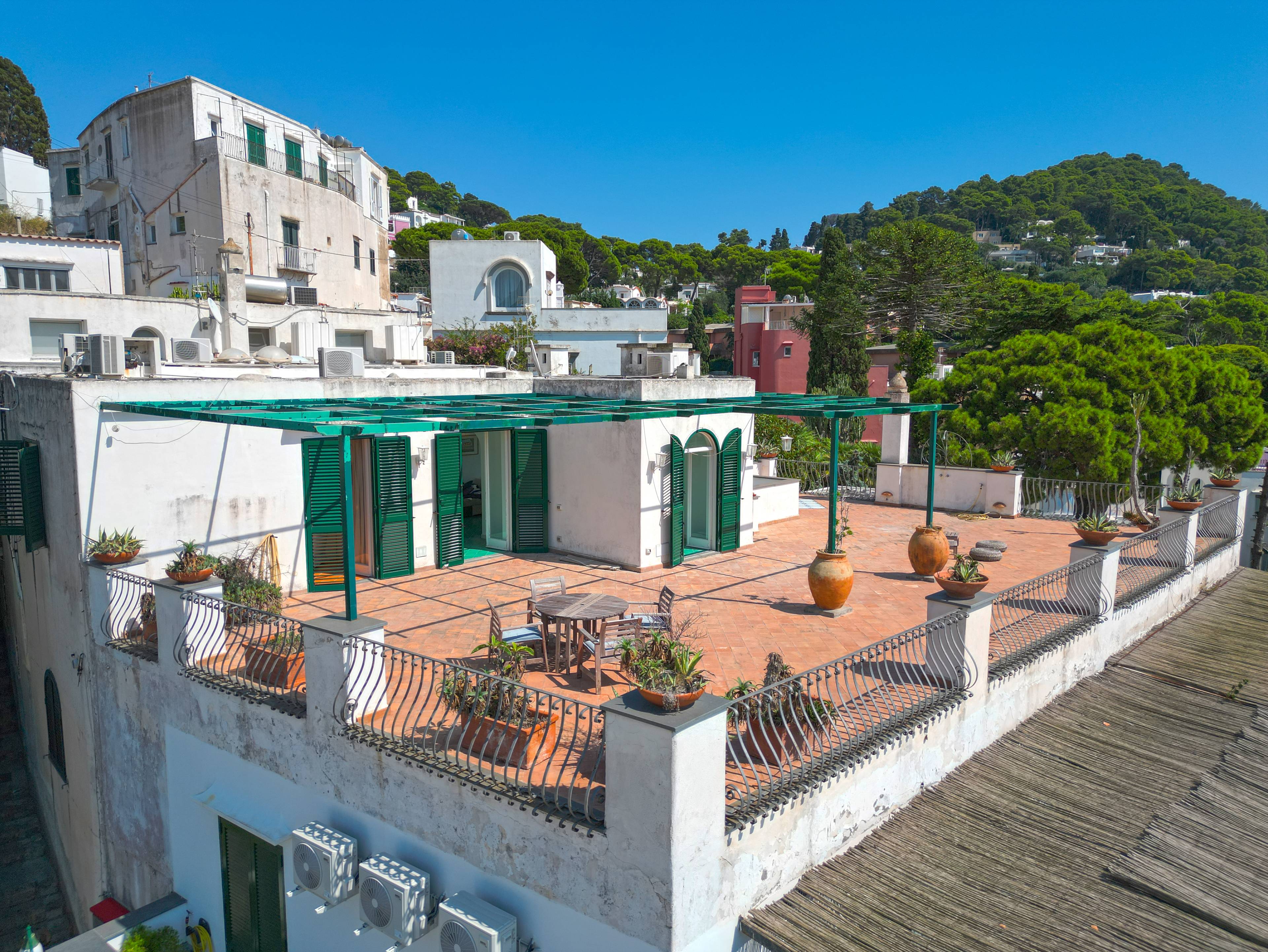 A MEDITERRANEAN DREAM | ESCLUSIVE LUXURY RESIDENCE WITH PANORAMIC TERRACE OVERLOOKING CAPRI