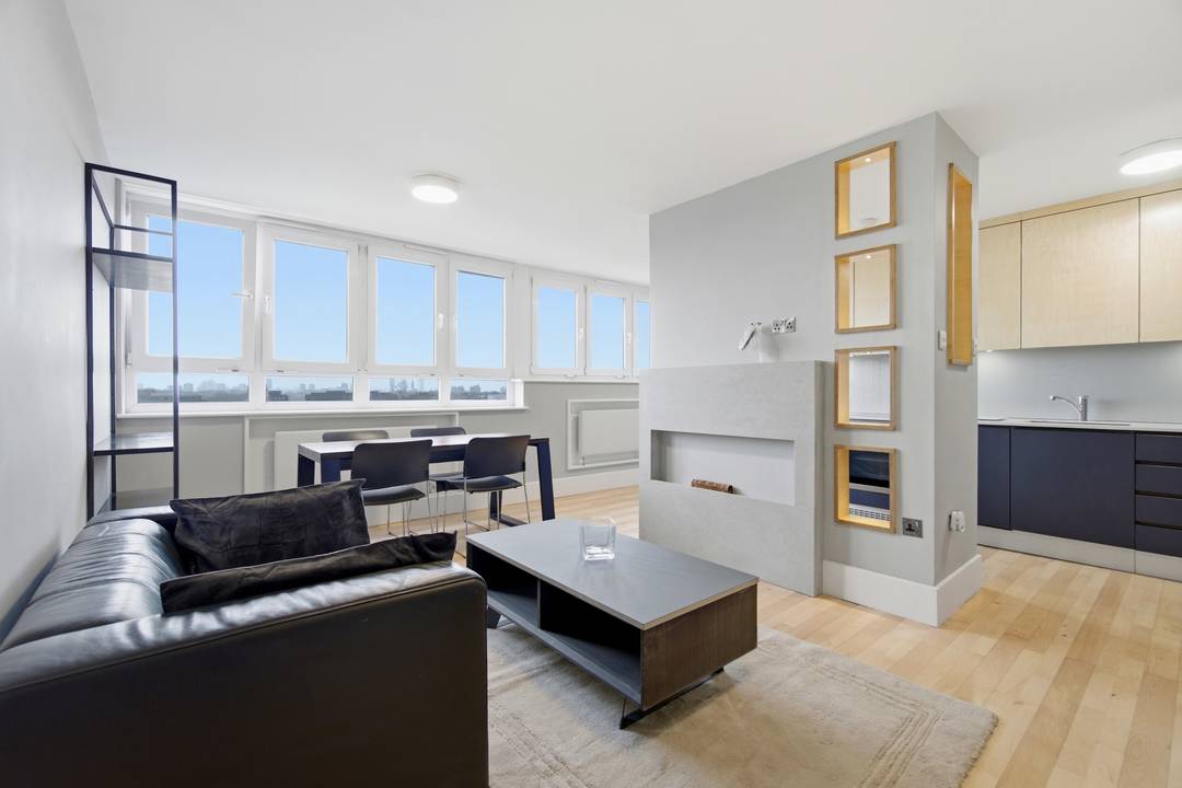 1 Bedroom Split-Level Apartment with Terrace for Sale in Ebury Square Gardens, SW1