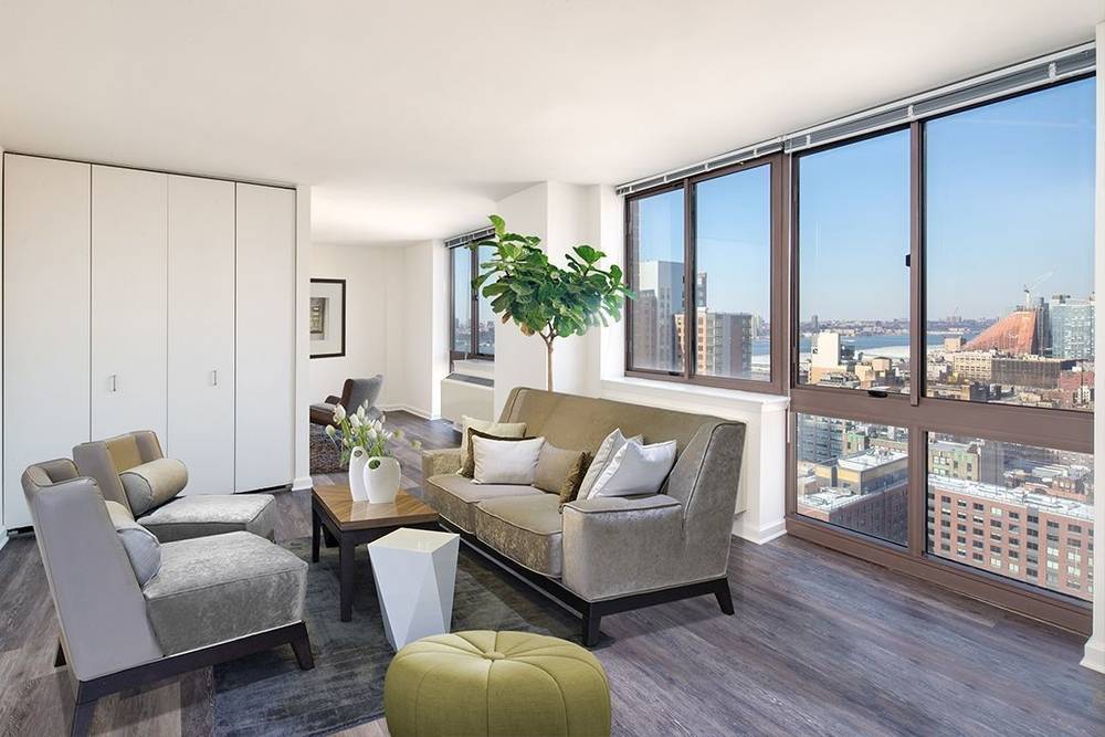 Spacious Midtown West Studio Apt