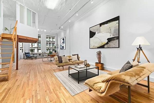 Spectacular Keyed Elevator Loft located in the heart of SoHo