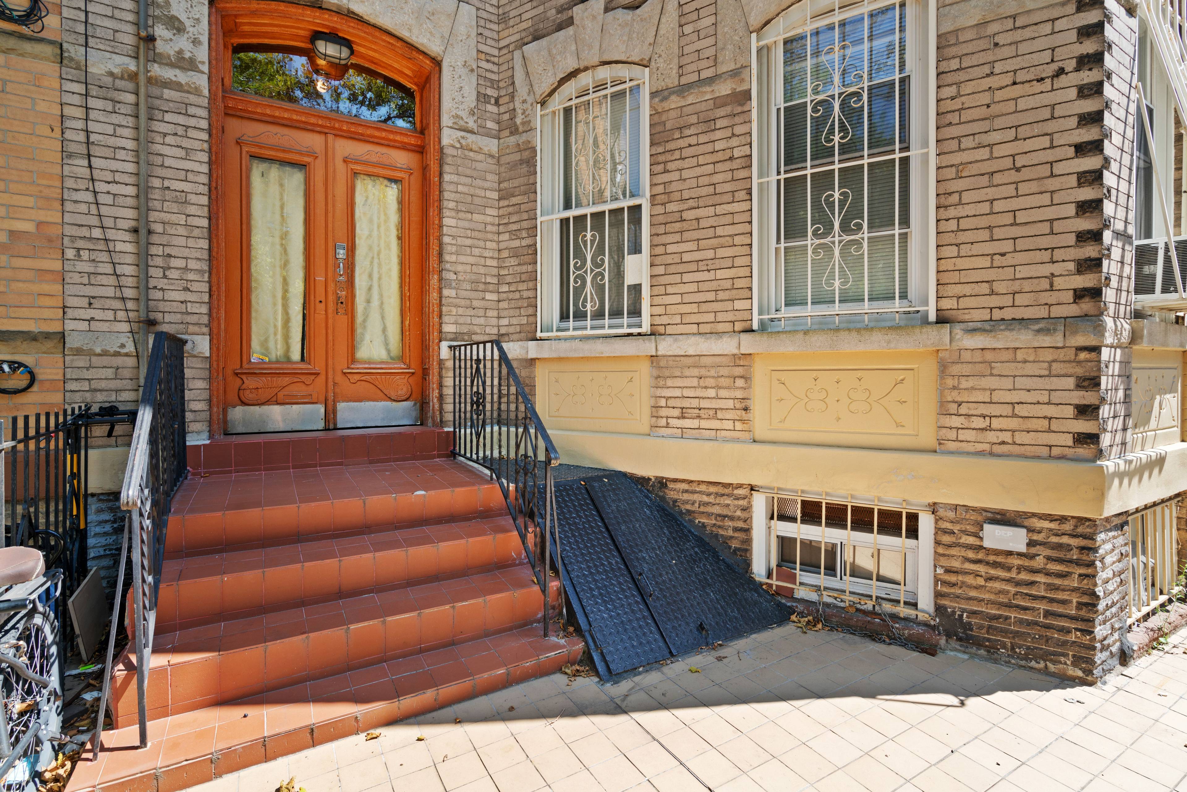 Bushwick / 1 Bed plus Home Office / Private Outdoor space