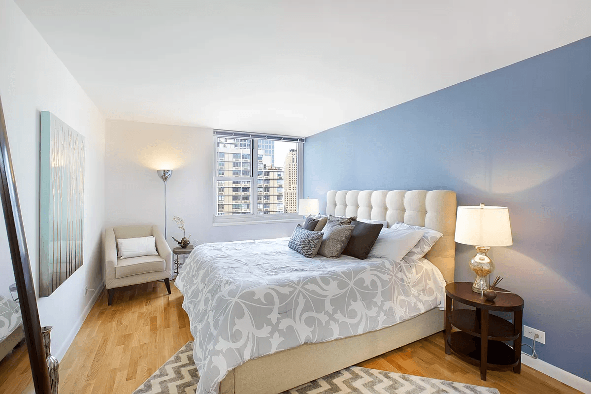 High Ceiling 1 Bd 1 BA Waterfront Living in Battery Park City South