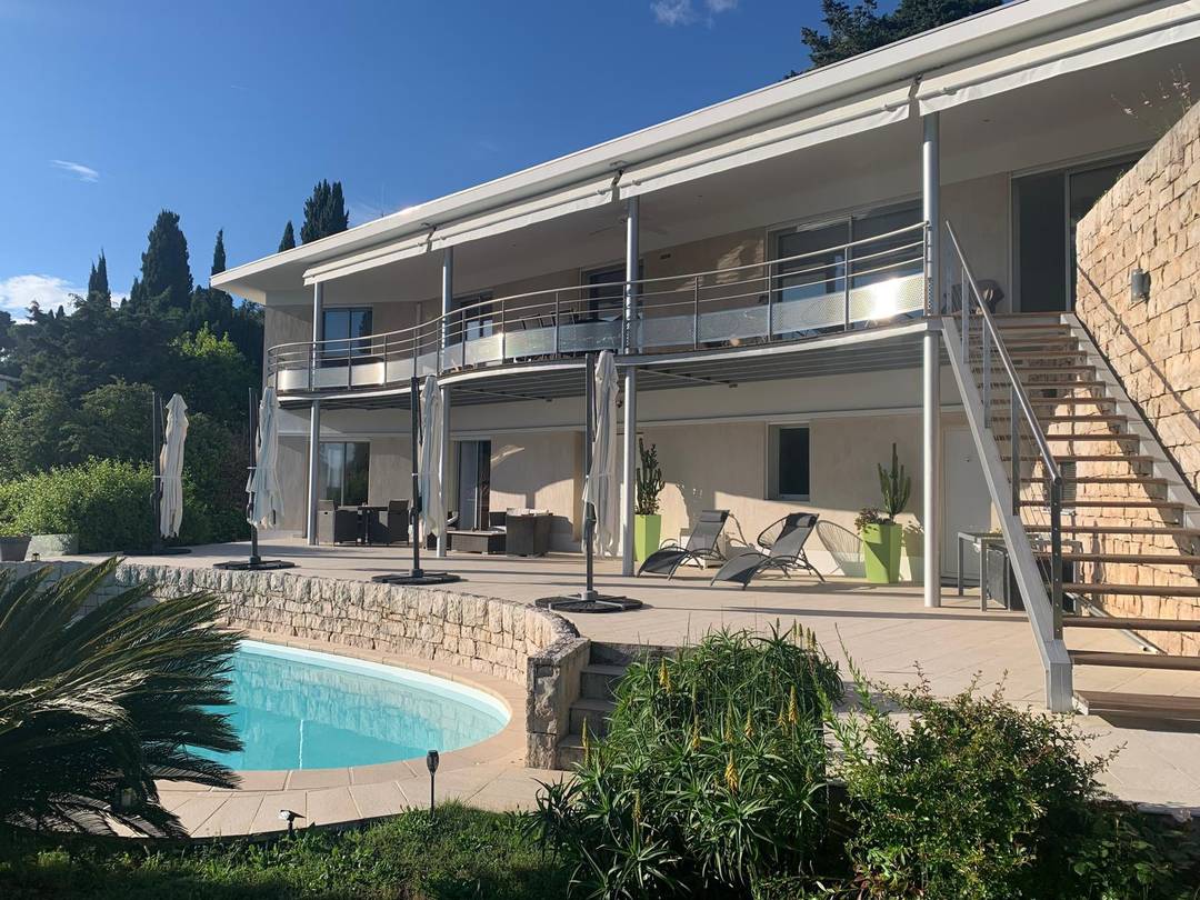 MOUGINS | VILLA CONTEMPORAINE AVEC PISCINE