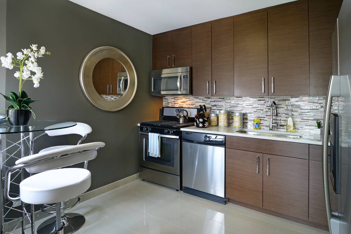 Fully Renovated convertible 2-3BR Apartment in Murray Hill