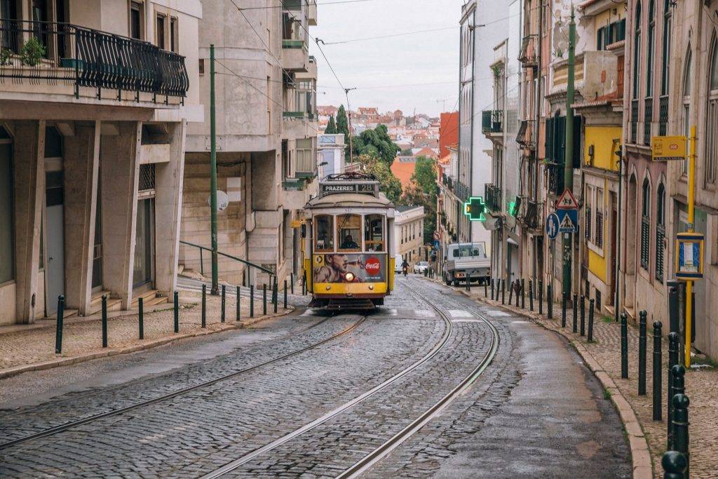 INVESTMENT OPPORTUNITY | 1+1 BEDROOMS APARTMENT IN LISBON´S MOST TRADITIONAL NEIGHBORHOOD