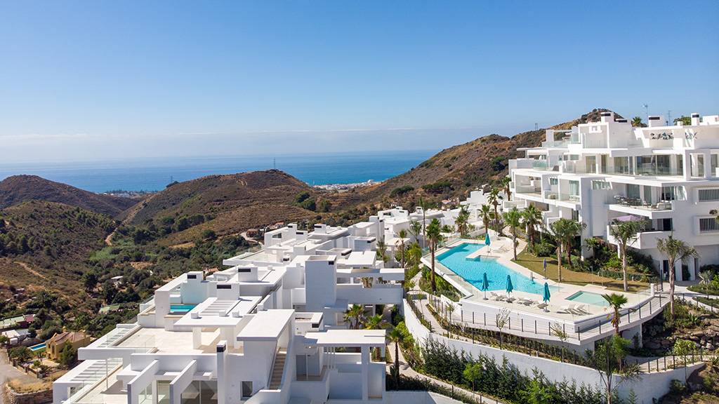 LUXURY RESIDENCES & VILLAS in PALO ALTO COMMUNITY (Marbella-Ojen)