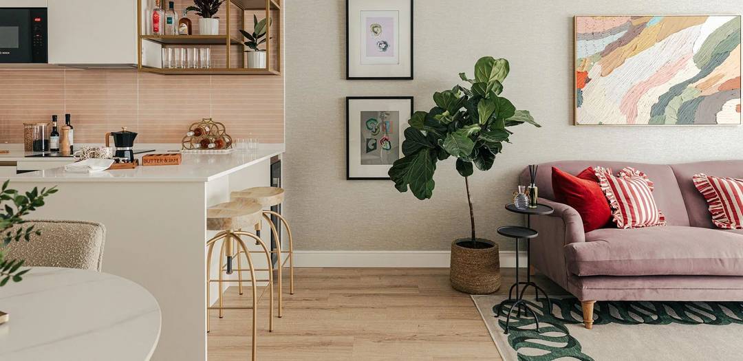 Majestic 3-Bedroom Waterside Retreat