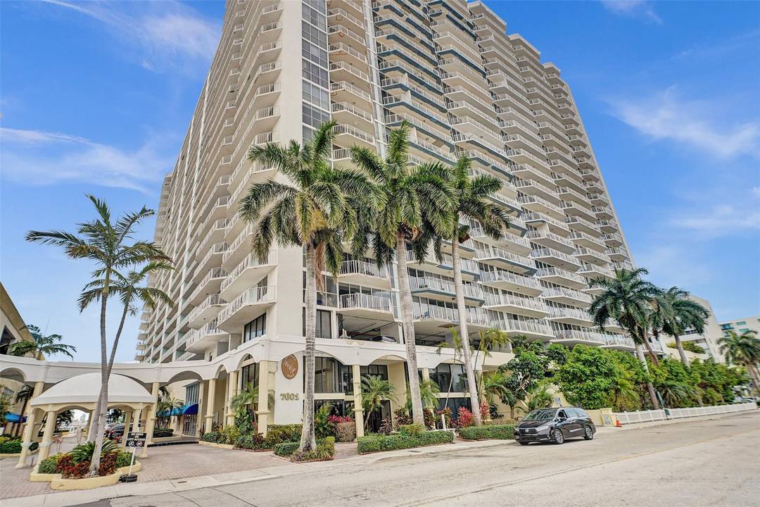 Spectacular Waterfront two Bedroom Residence at North Bay Village