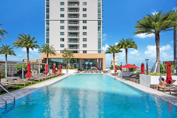 MIAMI DOWNTOWN ATLANTIC OCEAN VIEW PENTHOUSE FOR RENT | 2 BED 2 BATH, BALCONY, PARKING | 1,272 SF