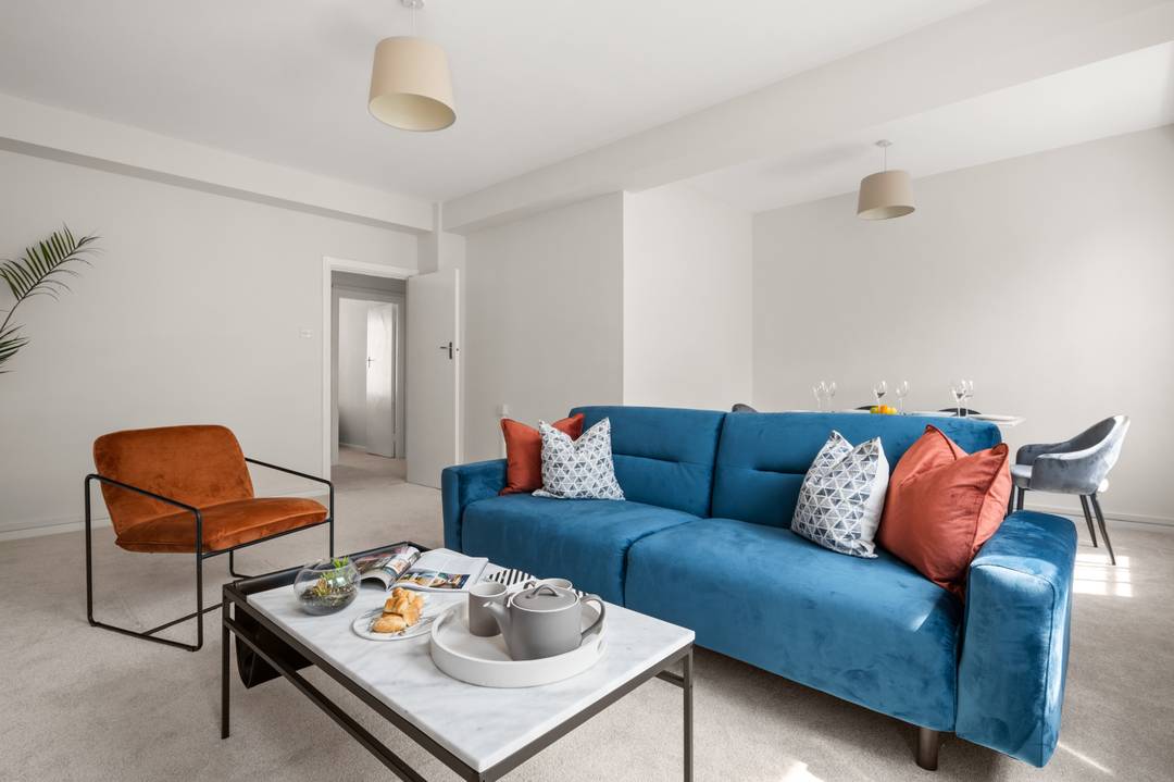 Luxury 3-Bed Riverside Residence | Concierge, Gym & Premium Amenities