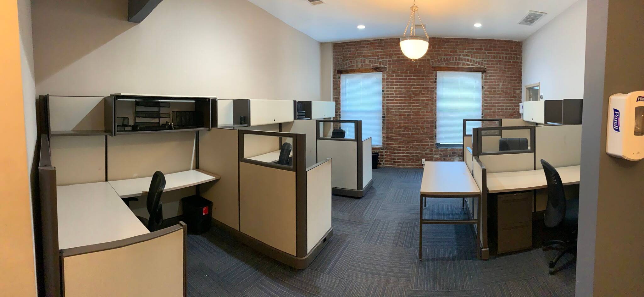 Vernon Blvd Second Floor Office Space