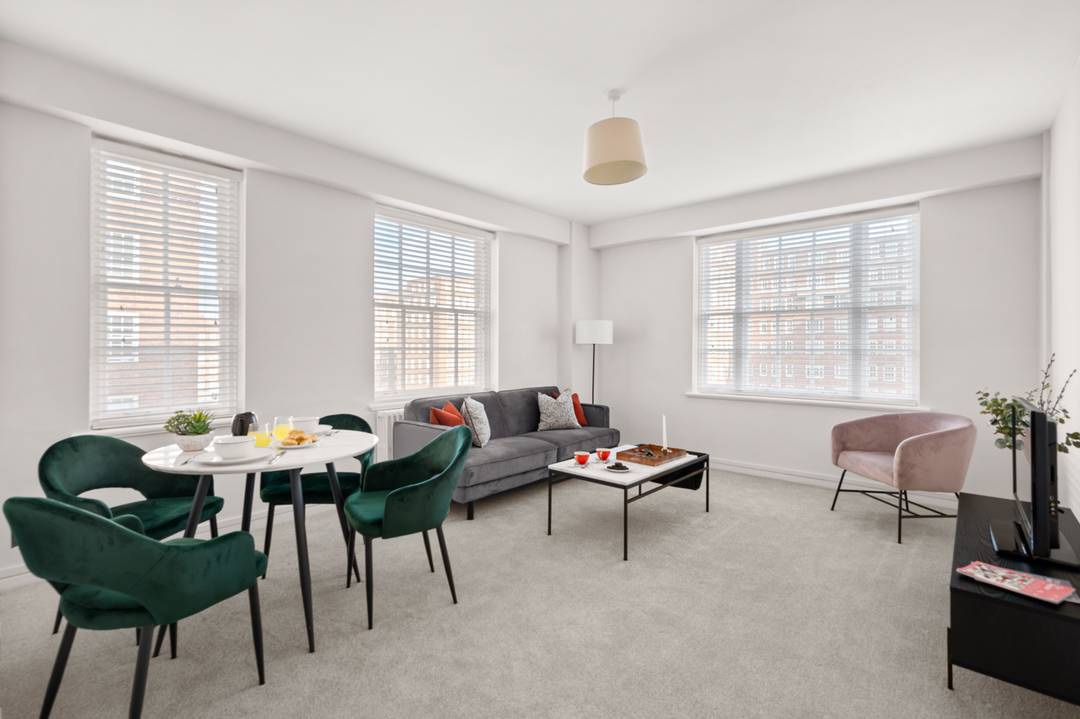 Spacious 2-Bed Riverside Apartment | Concierge, Gym & Garden Views