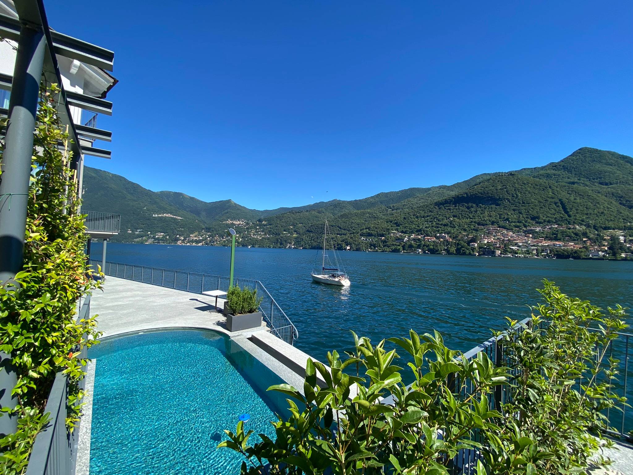 UNIQUE MODERN VILLA ON LAKE COMO | CARATE URIO