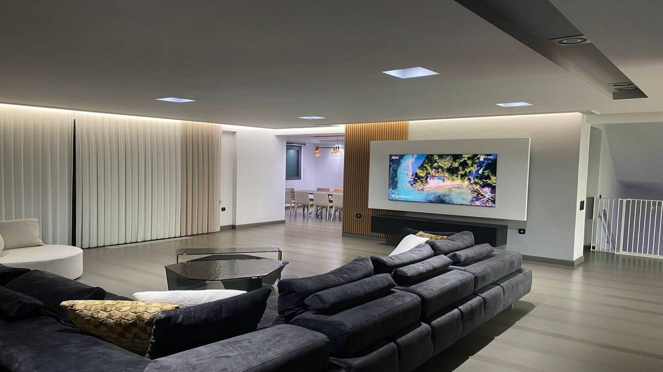 6 BEDROOM SEAVIEW VILLA FOR SALE IN GREECE