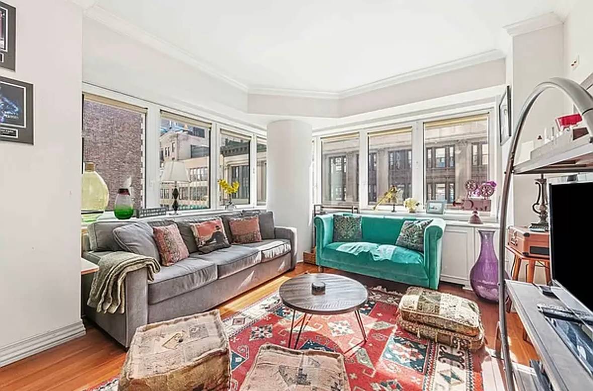 Gorgeous 2 bedroom, 2 bathroom in New York’s iconic Midtown neighborhood.