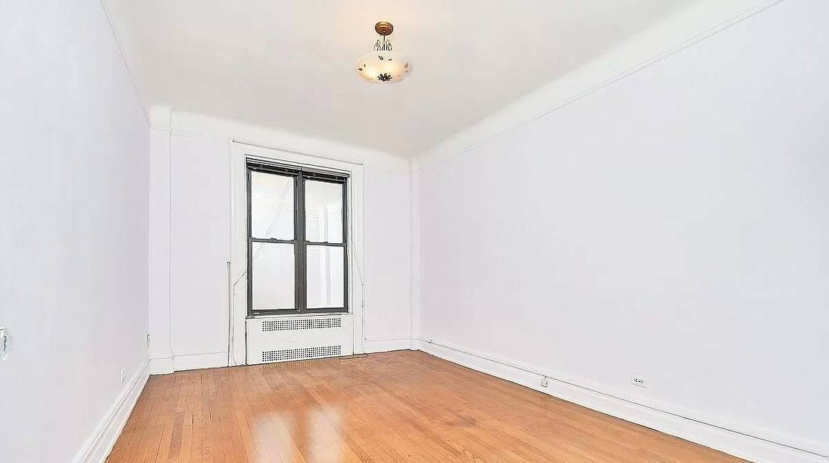 205 W 54th St, Apt. 4C, New York, NY 10019