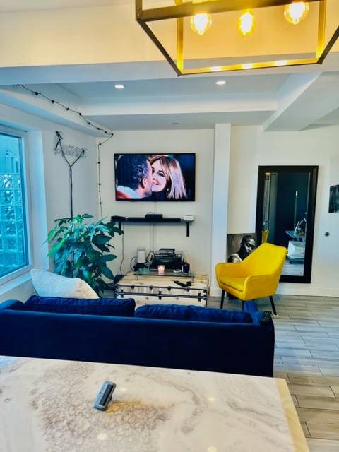 NO FEE!  FURNISHED LUXURY 1 BED/1 BATH APARTMENT IN ASTORIA!!! LARGE Terrace