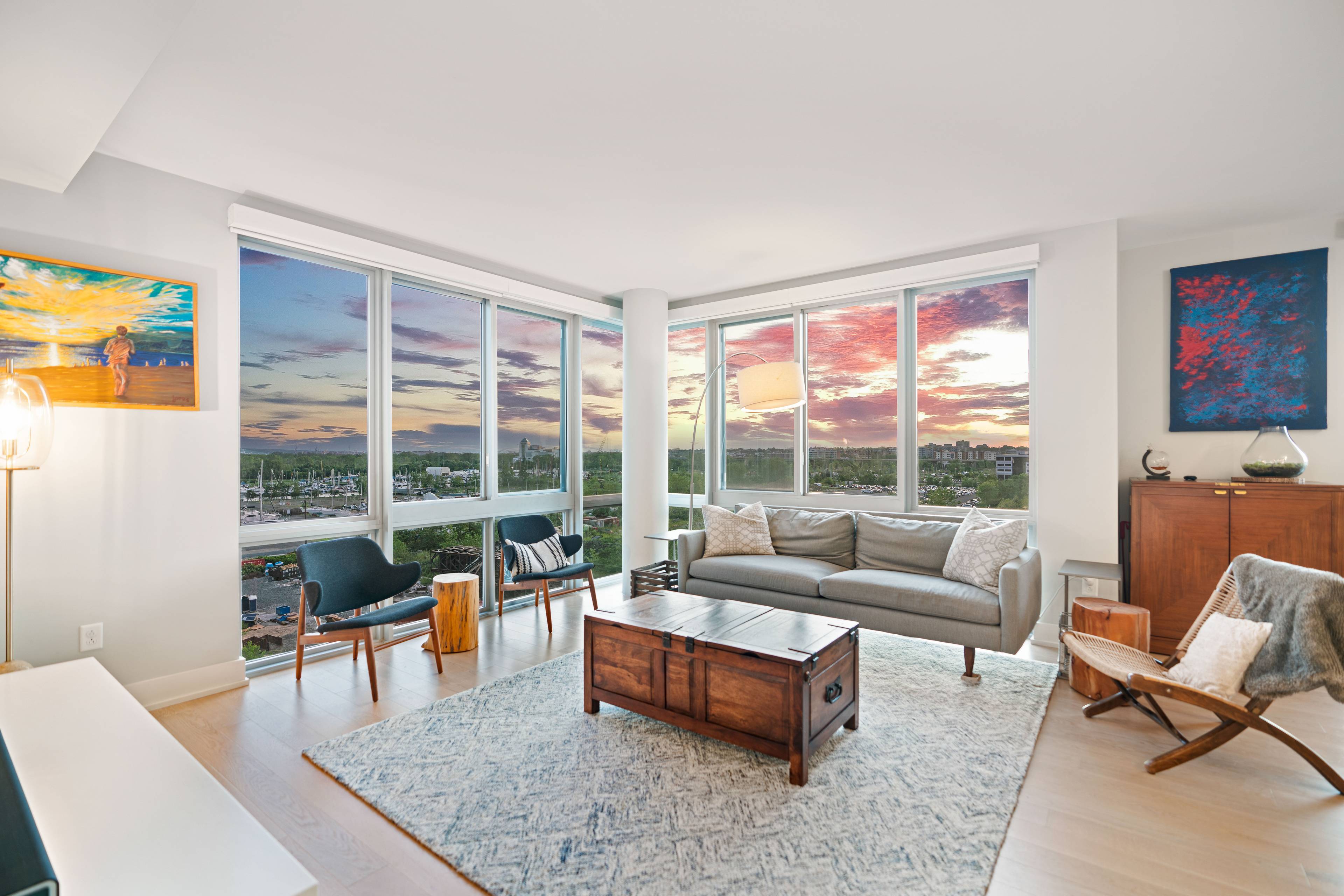 3 Bedroom South-West corner unit overlooking the Hudson Point Marina