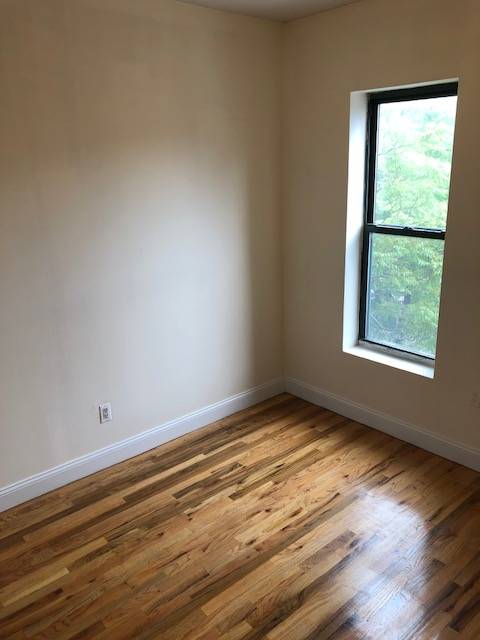 PRIME WEST VILLAGE,MORTON STREET,GREAT DEAL,REAL 2 BEDROOMS