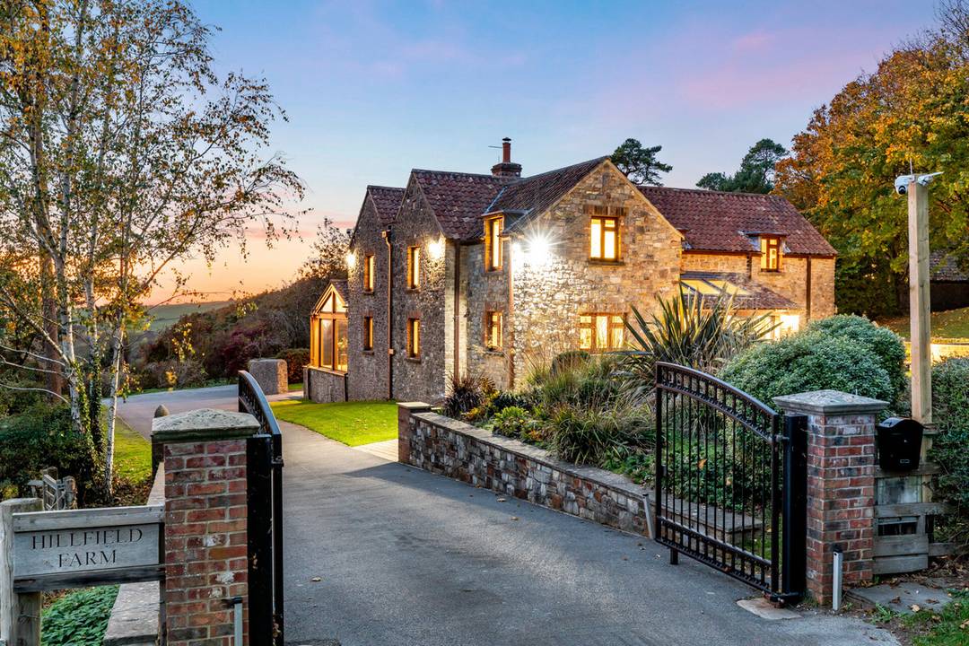 Elegant Hilltop Estate in Area of Outstanding Beauty