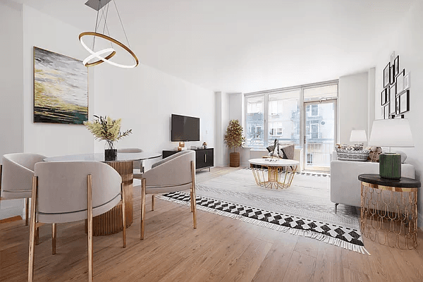 Large 2 Bedroom with Balcony in Williamsburg