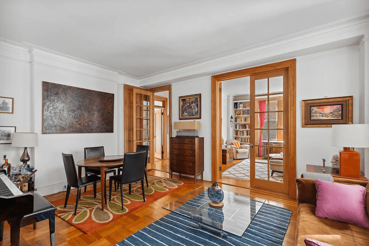 Elegant 5-room apartment, close to Riverside Park and the Hudson River.