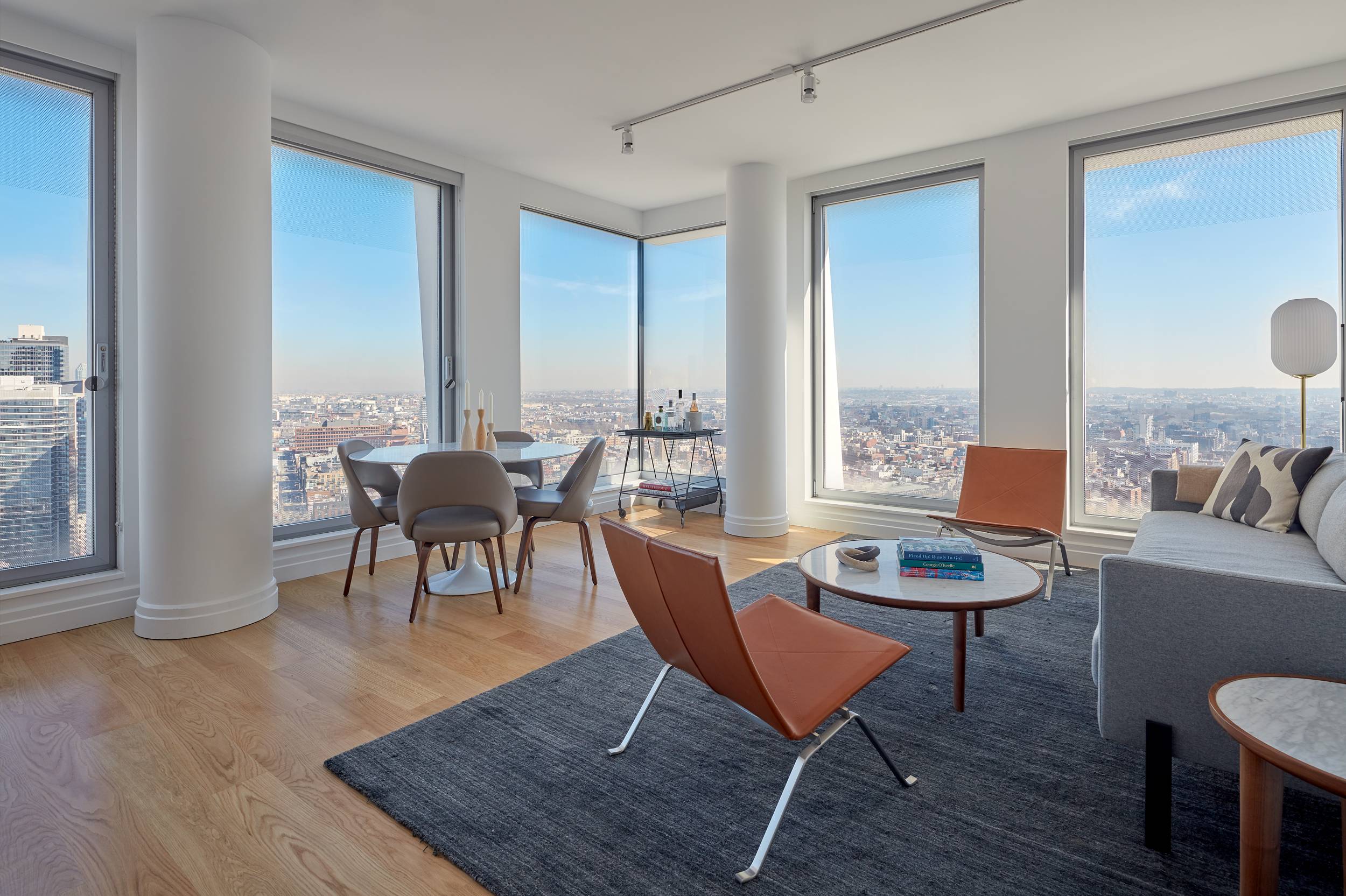 Corner 2BD/ 2BA Luxury Apartment in Williamsburg w/ Rooftop Pool!