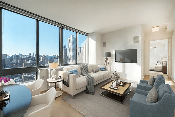 No Fee! Sun Soaked 1 BD/ 1 BA in Kips Bay!