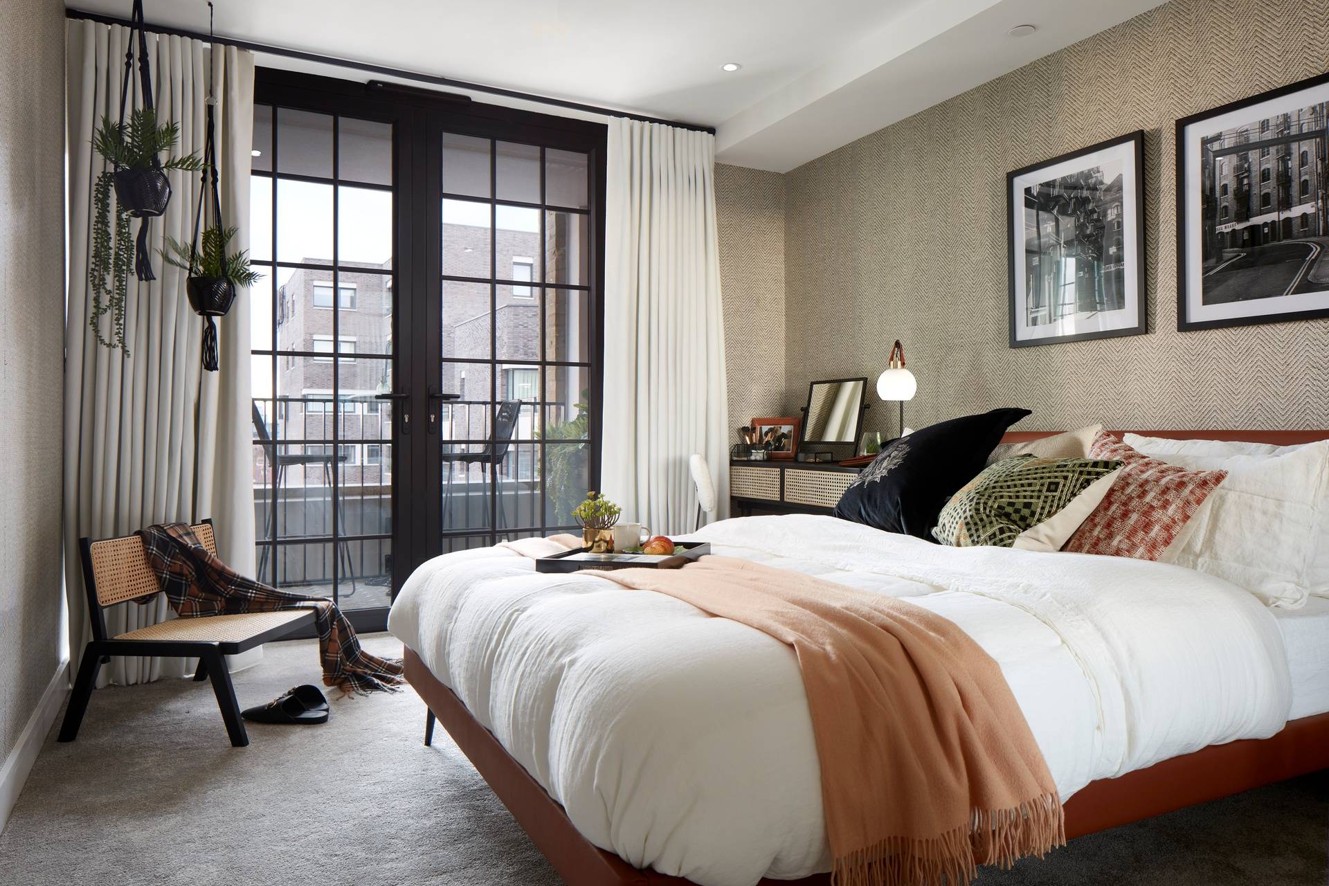 Offering a distinctive 1-bedroom warehouse style apartment on this landmark living designed across heritage and newly built contemporary building.