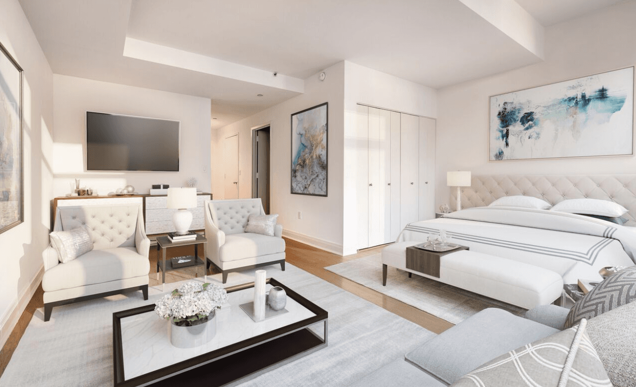 The Studio with 11ft Ceilings	in Murray Hill