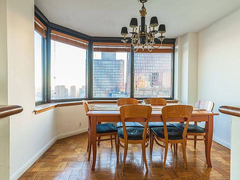 Midtown East Condo | Water Views | 2 Bed 2 Bath | $1.8M