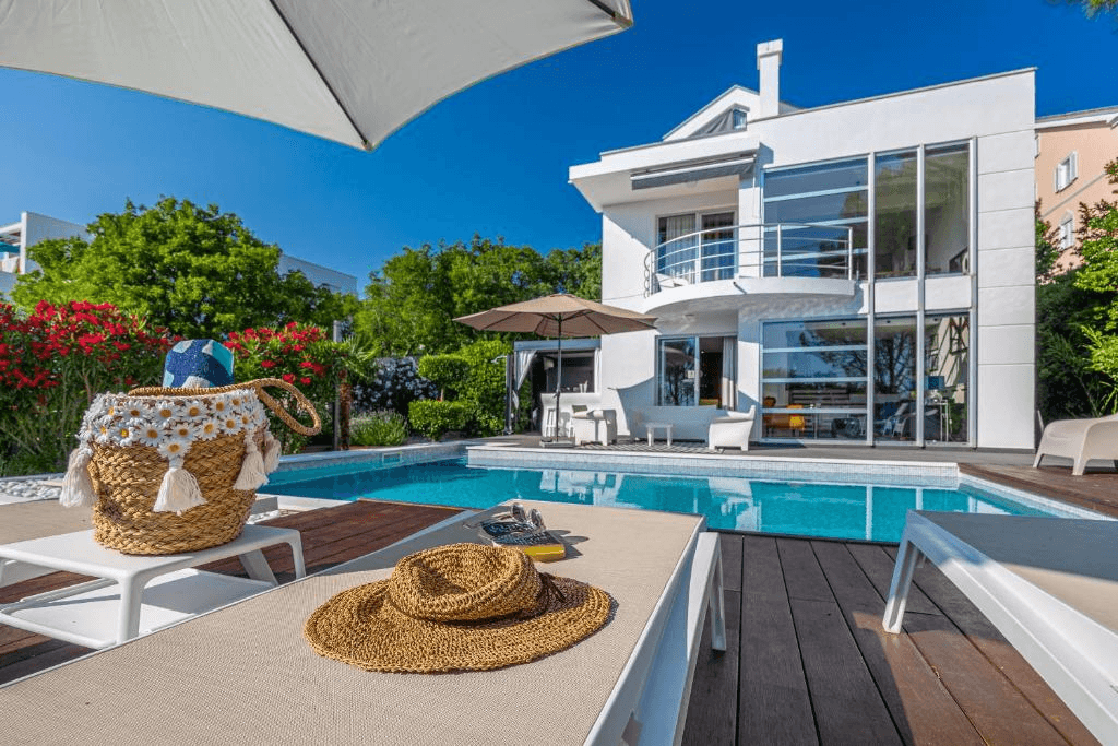 Luxurious coastal villa with private pool and panoramic sea views - Croatia