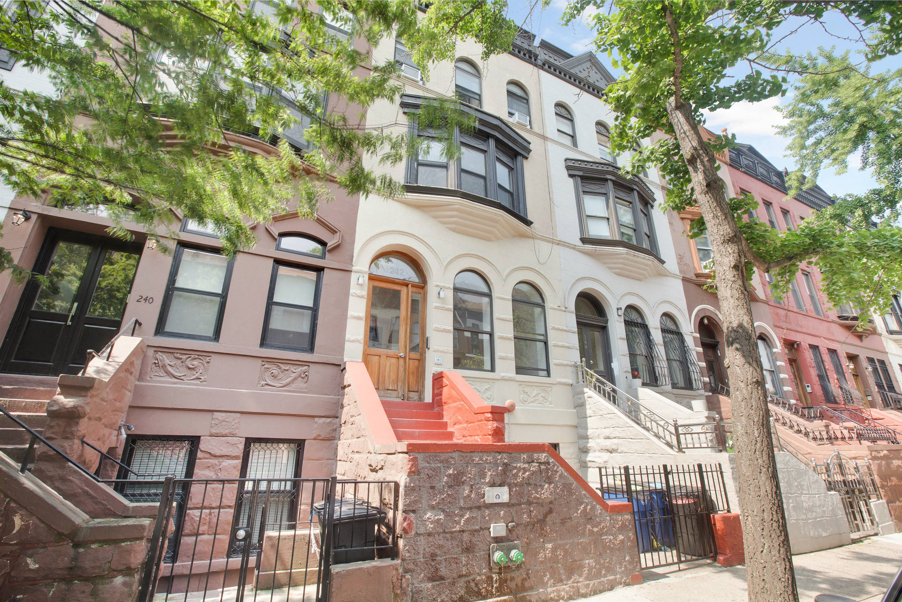 One Bed & Home Office on Brownstone Row