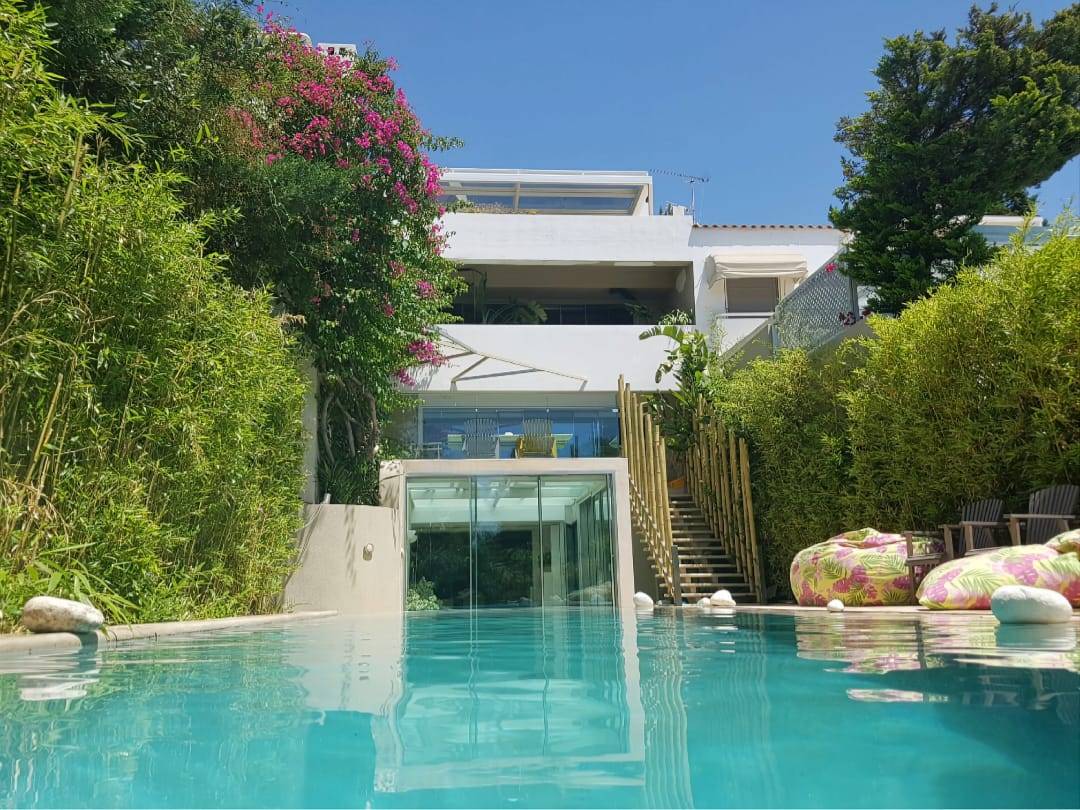 Athens/Kavouri - Laguna Blue Villa: A Sea Water Front Exotic Zen Minimal Retreat