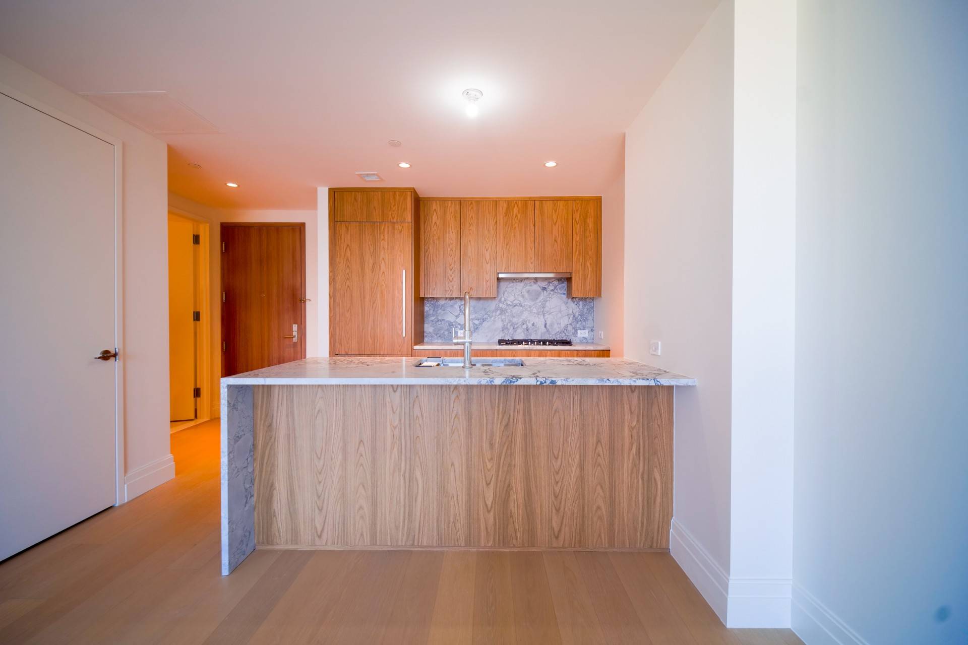 Astoria Waterfront Gem: Oversized 1BR with Direct Manhattan Skyline Views