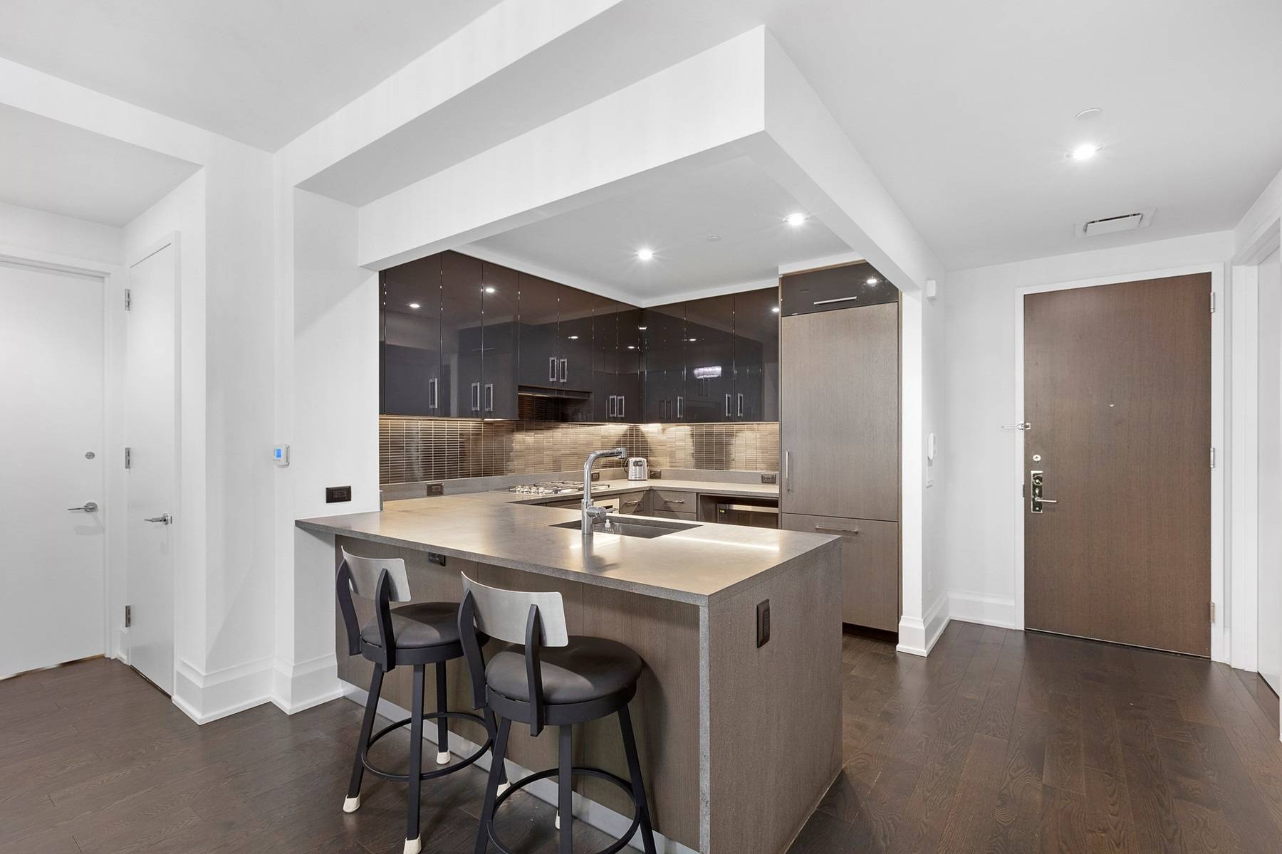 South Facing 1 Bedroom 1 Bathroom at the Luxurious One Riverside Park