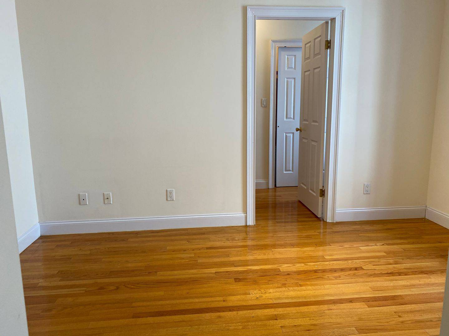 BEAUTIFUL RENOVATED 2 BEDROOM IN THE WEST VILLAGE... NEAR THE HIGHLINE AND WASHINGTON SQUARE PARK