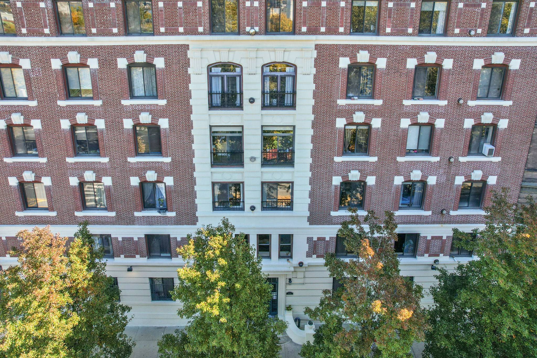 UPPER WEST SIDE 3 BED WITH PARK VIEWS !