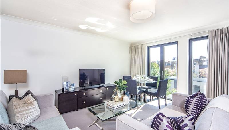 Fulham Road, Chelsea: Modern two-bedroom apartment in prime location