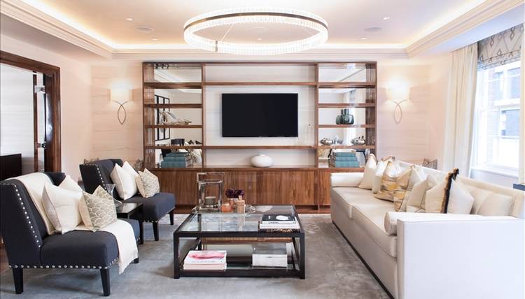 Exquisite Split-Level Duplex with Private Roof Terrace